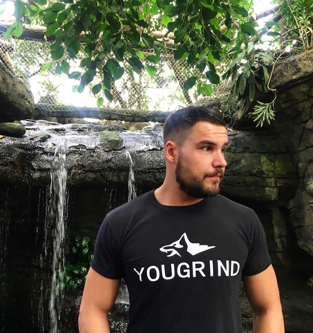 PREMIUM PERFORMANCE T-SHIRT