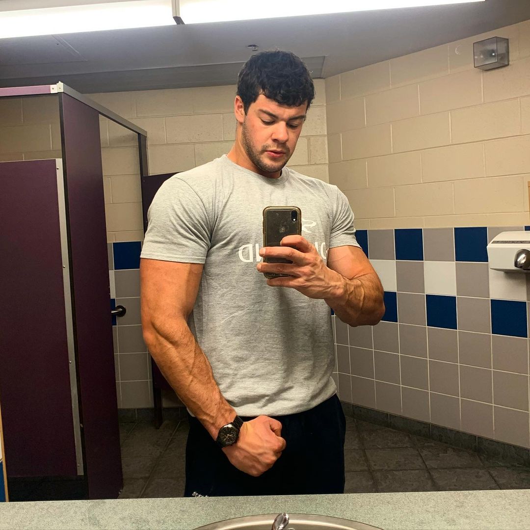 PREMIUM PERFORMANCE T-SHIRT