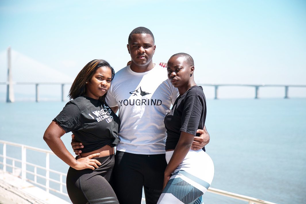 PREMIUM PERFORMANCE T-SHIRT