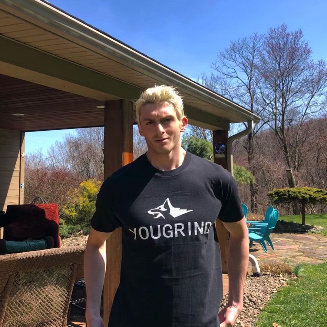 PREMIUM PERFORMANCE T-SHIRT